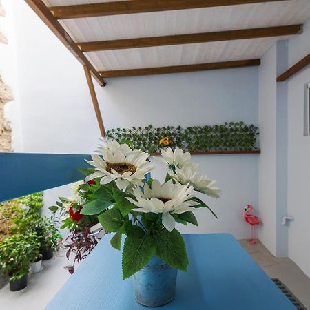 Wonderful Renovated Apartment With Private Patio Athens Exterior photo
